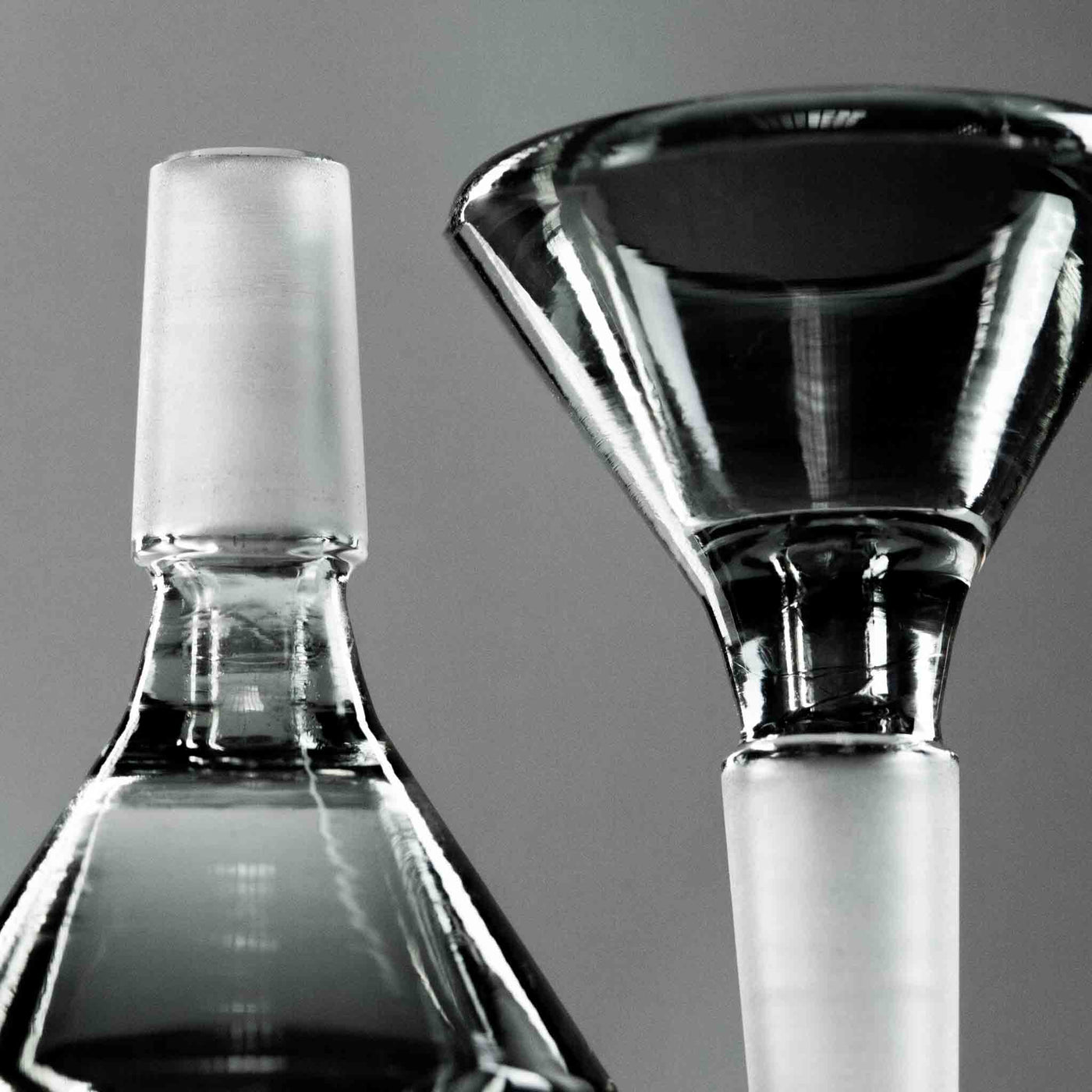 10mm bong bowl close up black glass 