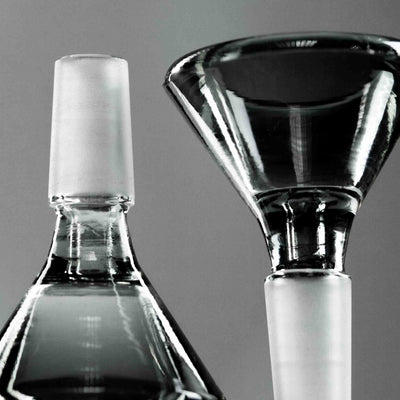 10mm bong bowl close up black glass 